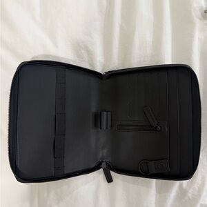 Elegant Black Leather Men's Wallet